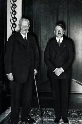 IMAGO History, Zweiter Weltkrieg: 1939 - 1945 Deutschland, Berlin, 30.01.1933 Foto: Am 30.Januar 1933 berief Reichspräsident Paul von Hindenburg Adolf HITLER (re) zum Reichskanzler
