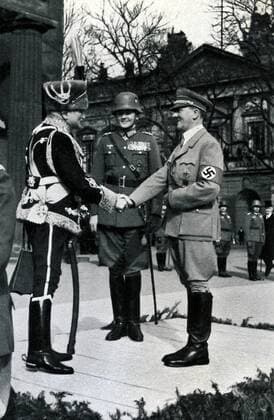 IMAGO History, Zweiter Weltkrieg: 1939 - 1945 Deutschland, Berlin, 17.03.1935 Foto: Adolf HITLER auf dem Heldengedenktag vor dem Ehrenmal in Berlin