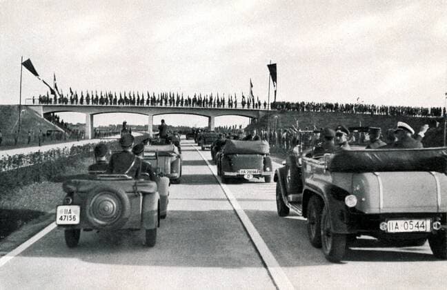 Deutschland, Muenchen, 29.06.1935 Foto: am 29.Juni 1935 wurde das Autobahnteilstück München-Holzkirchen eröffnet