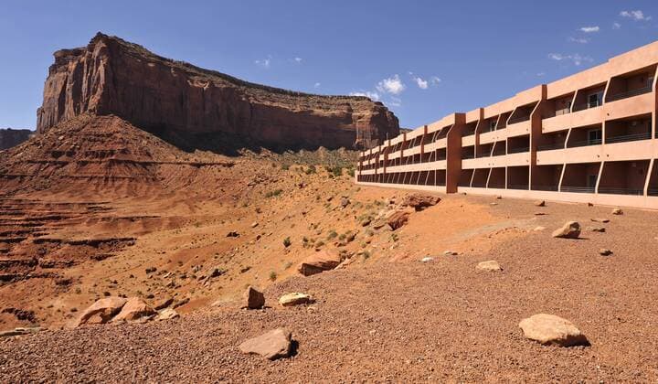 The View Hotel, einziges Hotel im Monument Valley, Navajo Tribal Park, Navajo Nation Reservation, Arizona, Utah, Vereinigte Staaten von Amerika, USA iblwmi02049414