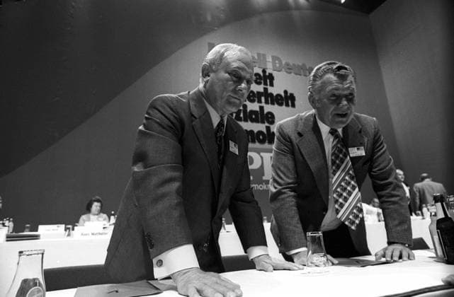 Verteidigungsminister Georg Leber (li., BRD SPD) - SPD-Bundesparteitag in Dortmund
