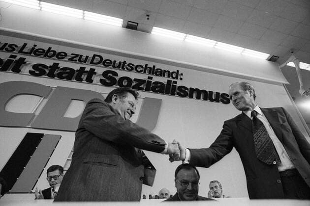 V.li.: Franz Josef Strauß (GER CSU), Helmut Kohl (GER CDU) und Karl Carstens (GER CDU) - Parteitag der CDU in Hannover