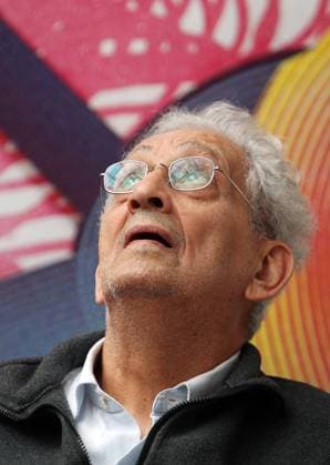 Jena , 061011 , Universität Jena ehrt Künstler Frank Stella mit einer Ausstellung im alten Straßenbahndepot , Ausstellungsaufbau , Pressekonferenz Im Bild: New Yorker Künstler Frank Stella