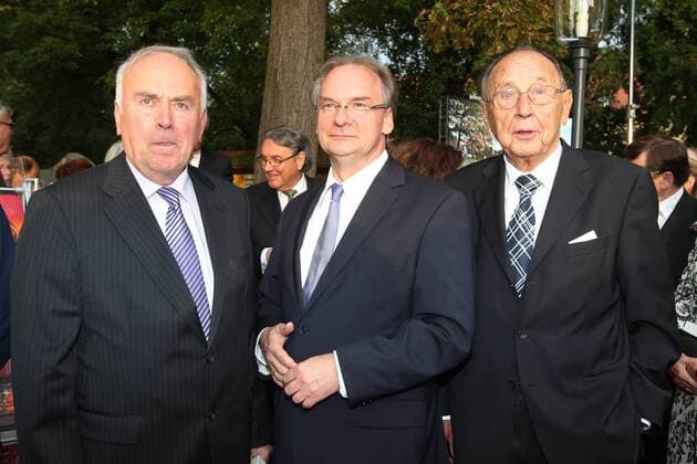 Halle an der Saale Bad - Festspiel der Deutschen Sprache im Goethetheater - Goethe Faust der Tragödie erster Teil - Wolfgang Böhmer ,, Ministerpräsident Reiner Haseloff (57) Hans Dietrich Genscher