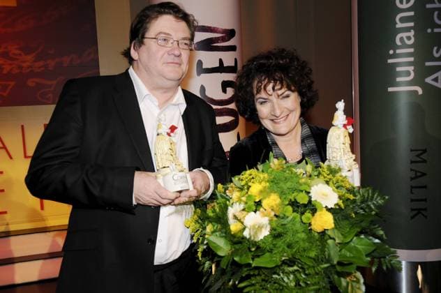 Corine - Internationaler Buchpreis - Preisverleihung in der BMW Welt in München - John Burnside und Kate de Goldi