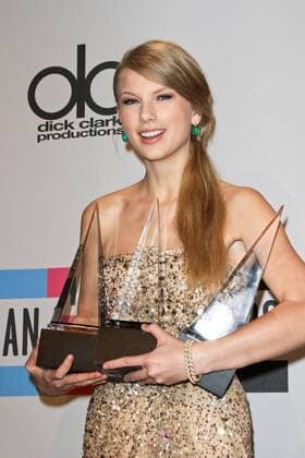 Taylor Swift bei der Verleihung der 2011 American Music Awards am 20.11.2011 in Los Angeles 2011 American Music Awards - Press Room 