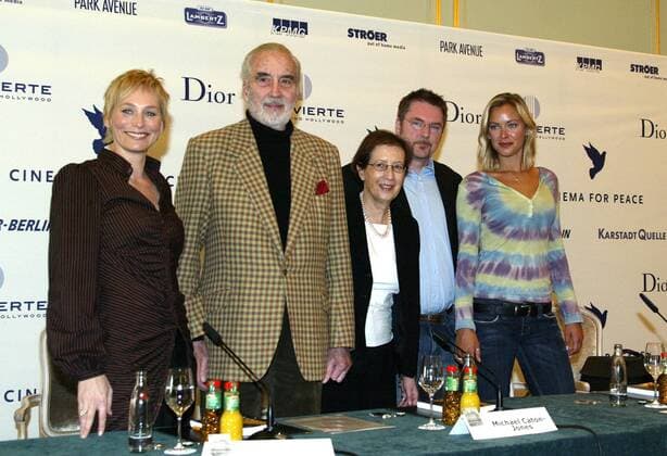 Cinema for Peace Pressekonferenz im Berliner Hotel Adlon Bärbel Schäfer, Christopher Lee, Heide Simonis, Michael Caton-Jones, Kristanna Loken
