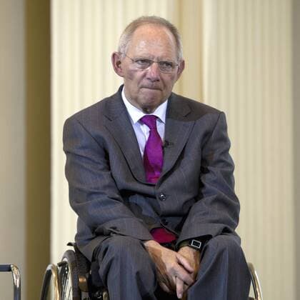 Berlin, den 14.12.2011 Veranstaltung Eine Währung für Europa-Bilanz zum 10. Jahrestag der Euro-Bargeldeinführung im Bundesfinanzministerium in Berlin Foto: Dr. Wolfgang Schäuble, CDU, Bundesfinanzminister.