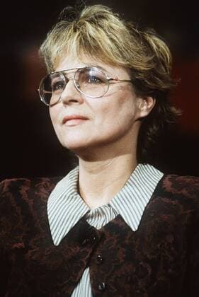 Cornelia Froboess 12 91 pp Frau Fernsehen Film Schauspiel hoch Portrait blond Brille seriös ernst nachdenklich