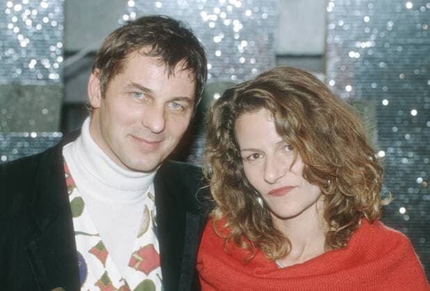 Heinz Hoenig mit Ehefrau Simone 11 92 te Schauspiel Fernsehen Portrait quer dunkelhaarig seriös lächelnd