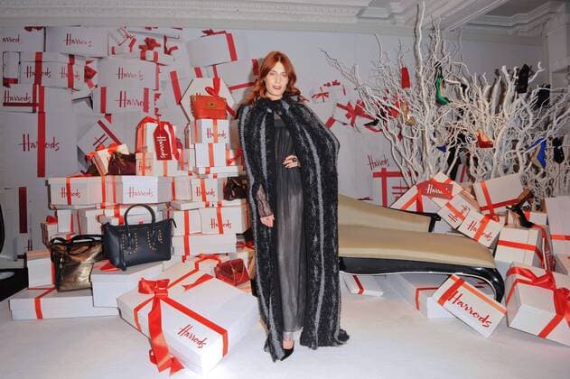 Florence Welch, die Florence and the Machine Sängerin beim Harrods Winter Sale Opening am 27.12.2011 in London Florence and the Machine Perform at the Opening of Harrods Winter Sale in London on December 27, 2011 