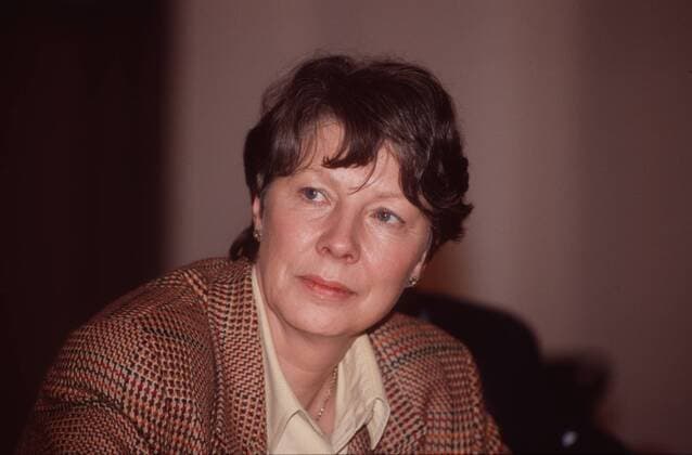 Ingrid Stahmer 03 95 te Politik SPD Frau grauhaarig seriös Blazer kariert quer Portrait neutral