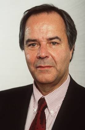 Prof. Dieter Stolte (ZDF-Intendant) 10 97 her Mann Intendanz Fernsehen TV dunkelhaarig seriös Hemd Jackett Krawatte stehend Portrait hoch neutral