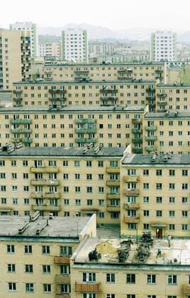 Plattenbau-Wohnsiedlung in Ulan Bator (Mongolei) 05 97 mapo Urlaub Reise Urlaubsziel Reiseziel Land Ausland Asien Mongolei Region Stadt Hauptstadt hoch draußen Siedlung Plattenbauten Plattenbausiedlung