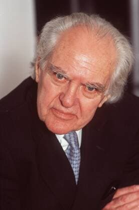 Prof. Dr. Hilmar Hoffmann (Präsident Goethe-Institut) 01 01 kück Mann Kultur weißhaarig Halbglatze seriös Jackett Krawatte hoch Porträt neutral buschig buschige Augenbrauen Lesung in München
