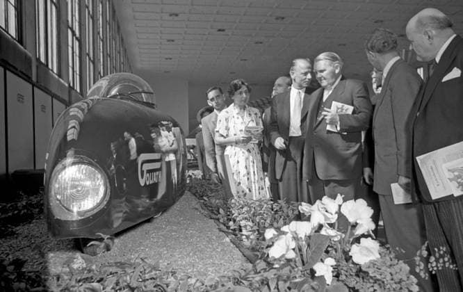 Internationaler Autosalon am Funkturm in Berlin, 06.-16. Sept. 1951 Ludwig Erhard