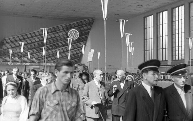 Internationaler Autosalon am Funkturm in Berlin, 06.-16. Sept. 1951 Ernst Reuter