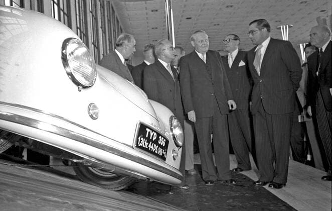 Internationaler Autosalon am Funkturm in Berlin, 06.-16. Sept. 1951 Ernst Reuter, Ludwig Erhard