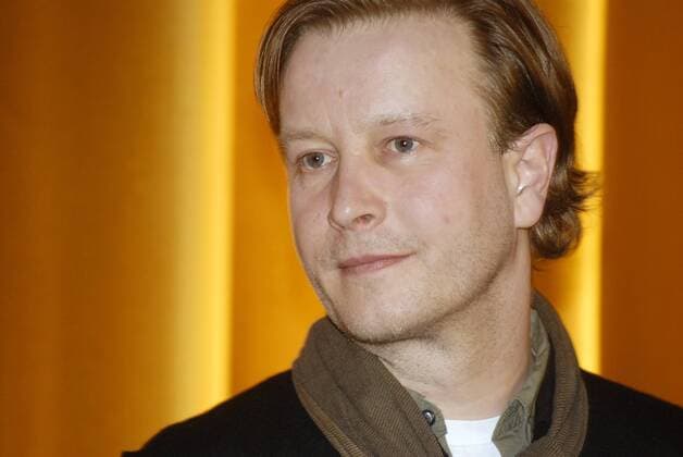Kai Wessel (Regisseur) 03 09 thg Kai Wessel am 22. März 2009 im Cinestar Bielefeld Pressetour Kinotour Präsentation Hilde german director Deutschland deutsch Deutscher Mann Film Kino TV Fernsehen Regie leger Hemd Pullover Schal quer Portrait neutral close-up Halbprofil
