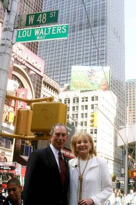 Apr. 21, 2006 - New York, New York, U.S. - K47587JBB.STREET NAMING CEREMONY ON BEHALF OF BARBARA WALTERS S FATHER LOU WALTERS TO BE RENAMED LOU WALTERS WAY IN HIS HONOR AT W.48ST AND BROADWAY, NEW YORK New York..04-21-2006 . - 2006.BARBARA WALTERS , .MAYOR MICHAEL BLOOMBERG New York U.S.  - ZUMAba9