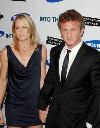 Sept. 18, 2007 - Hollywood, California, U.S. - K54167DL.THE LOS ANGELES PREMIERE OF INTO THE WILD HELD AT DIRECTORS GUILD OF AMERICA,HOLLYWOOD CA.9-18-07. - 2007.IMAGE: SEAN PENN,ROBIN WRIGHT PENN Hollywood U.S.  - ZUMAl86