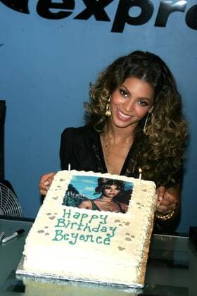 Feb. 26, 2001 - New York, New York, U.S. - K49631RM.BEYONCE KNOWLES AT J & R EXPRESS AT MACY S HERALD SQUARE TO SIGN AND PROMOTE HER NEW RELEASE . B DAY IS PRESENTED WITH A BIRTHDAY CAKE.NEW YORK New York 09-08-2006. - 2006.BEYONCE KNOWLES New York U.S.  - ZUMAmk1