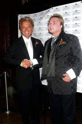 May 13, 2006 - New York, New York, U.S. - K47926ML.NECO ELLIS ISLAND MEDAL OF HONOR AWARDS ELLIS ISLAND, NEW YORK New York..05-13-2006. 2006.SIEGFRIED AND ROY New York U.S.  - ZUMAle1
