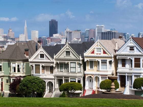 San Francisco, Alamo Square San Francisco, San Fran, Kalifornien, california, Stadt, city, USA, Vereinigte Saaten von Amerika, amerikanisch, amerikanische, amerikanischer, kalifornisch, kalifornische, Kalifornien, historische Wohnhaeuser im viktorianischen Stil am Alamo Square, Holzhaeuser, viktorianisch, The Painted Ladies , Wohnhaus, Haus, Haueser, Skyline, Panorama, Uebersicht,