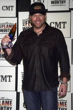 Jan. 5, 2011 - New York, New York, U.S. - K36813JKRON.CMT 2004 FLAME WORTHY VIDEO MUSIC AWARDS (PRESS ROOM) AT THE GAYLORD ENTERTAINMENT CENTER IN NASHVILLE, TN.4 21 2004. 2004.TOBY KEITH New York U.S.  - ZUMAjk2