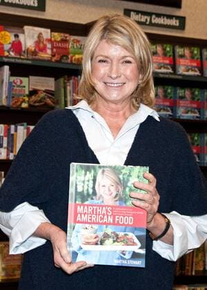 Martha Stewart bei ihrer Buchvorstellung Martha s American Food Book Signing am 2.5.2012 bei Barnes & Noble MarketFair Mall in Princeton, New Jersey, USA Martha Stewart Buchvorstellung in Princeton, USA, 2012 