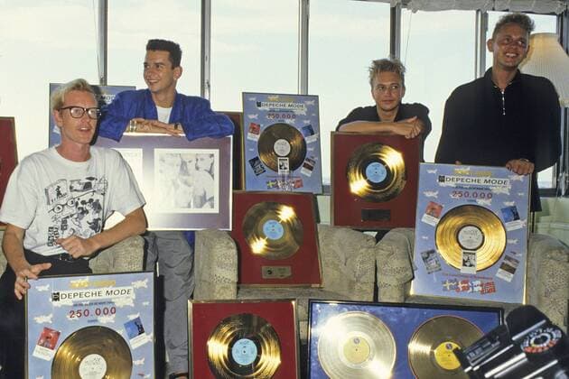 Andrew Fletcher, Dave Gahan, Alan Wilder, Martin L. Gore (Depeche Mode) Depeche Mode Photocall mit Goldenen Schallplatten Foto:xL.v.xSaint-Georgex xFuturexImage