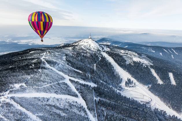 A view of hot-air baloon and Jested mountain hotel and television tower by famous Czechoslovak architect Karel Hubacek in Liberec, Czech Republic. (CTKxPhoto JirixCastka)  CTKPhoto683201203300599601