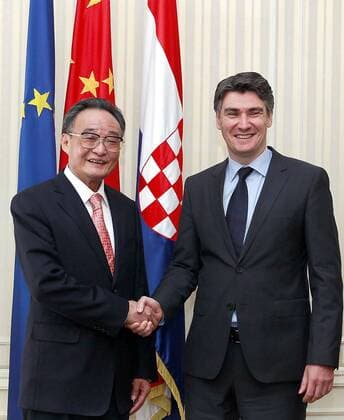 (120519) -- ZAGREB, May 19, 2012 (Xinhua) -- Wu Bangguo (L), chairman of the Standing Committee of China s National People s Congress (NPC), shakes hands with Croatian Prime Minister Zoran Milanovic during a meeting in Zagreb, capital of Croatia, May 18, 2012. (Xinhua Ju Peng) (lmm) CROATIA-ZAGREB-CHINA-WU BANGGUO-ZORAN MILANOVIC-MEETING 