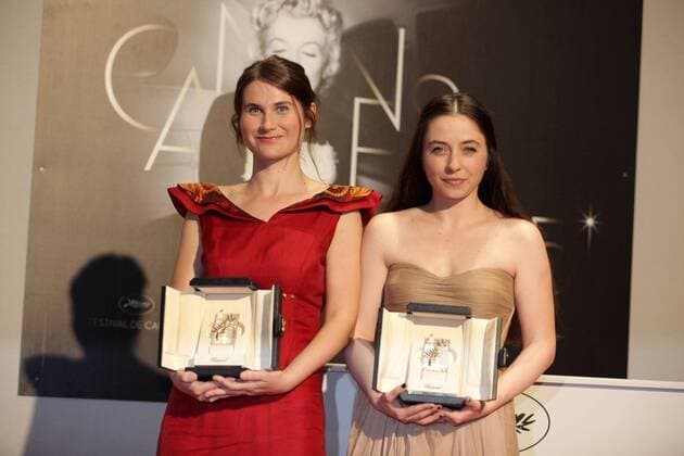 Cristina Flutur und Cosmina Stratan - 65. Internationale Filmfestpiele Cannes - Abschlussgala 27 05 2012 LOICThebaud Panoramic 