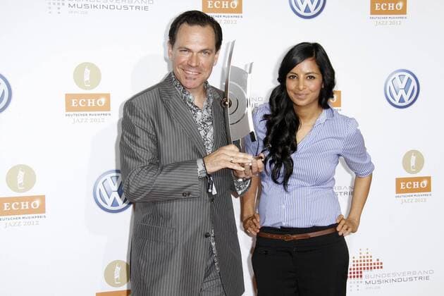 Kurt Elling, Collien Ulmen-Fernandes Verleihung des Musikpreises Echo Jazz 2012 in der Gläsernen Manufaktur von Volkswagen, Dresden Foto:xR.xHardex xFuturexImage