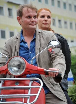 Pressetermin zu den neuen Tatort-Sendungen Melinda und Ende der Straße am Freitag (13.07.2012) am Winterbergklinikum in Saarbrücken. Im Bild: Elisabeth Brück (Kriminalhauptkommissarin Lisa Marx) und Devid Striesow (Kriminalhauptkommissar Jens Stellbrink).