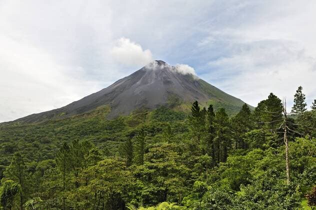 Arenal-Vulkan, Blick von Arenal-Observatory-Lodge, Provinz Alajuela, Costa Rica, Mittelamerika iblabc02289724