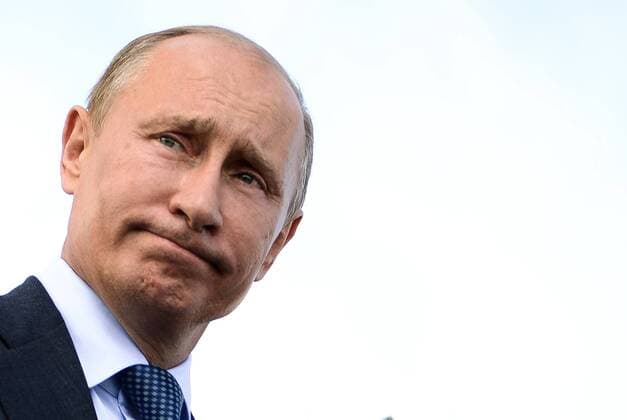 ITAR-TASS: VLADIVOSTOK, RUSSIA. SEPTEMBER 6, 2012. Russia s president Vladimir Putin at a new Rosneft fuel filling station.  RE1078D8