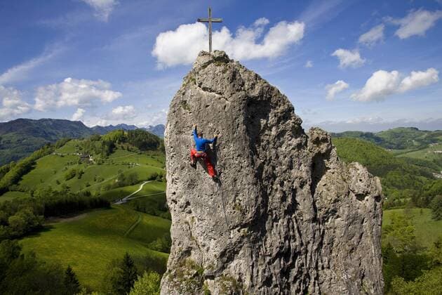 Freeclimber am Sauzahn im Ennstal, Oesterreich, Oberoesterreich freeclimber at Sauzahn mountain in Ennstal, Austria, Upper Austria BLWS317020