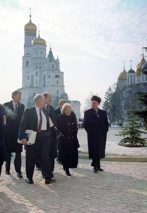USSR. Moscow. US State Secretary Madeleine Albright visits Moscow. Madeleine Albright is pictured during a walk in the Kremlin.  TASS_1257260