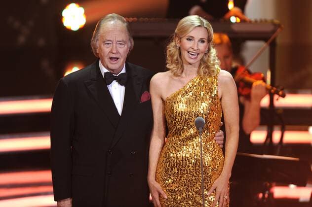 Rene KOLLO,Saenger,Tenor,Eva LIND,Opernsaengerin,singend,singt,singen. Heiligabend mit Carmen Nebel im ZDF,Aufzeichnung am 24.11.2012,Fernsehshow,Musikshow,Unterhaltung.