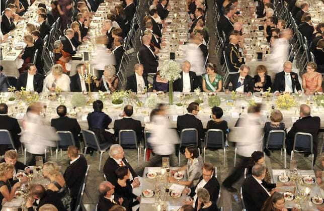 STOCKHOLM, (Xinhua) -- The photo taken on Dec. 10, 2012 shows the site of evening reception after the 2012 Nobel Prize awarding ceremony in Stockholm, Sweden, in the middle Princess Victoria and Brian K. Kobilka (USA, Nobel Prize in Chemistry Winner) (Xinhua Wu Wei) (zf) SWEDEN-STOCKHOLM-NOBEL PRIZES-EVENING RECEPTION 