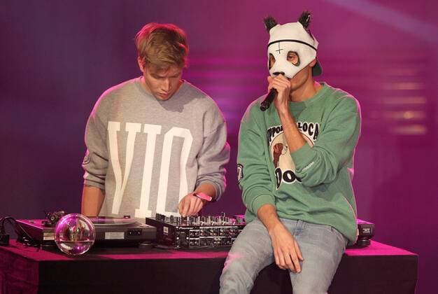 Donnerstag 06.12.2012, die 13. Einslive Krone Verleihung in Bochum, Der deutscher Rapper, Saenger und Produzent Cro bei seinem finalen Live-Auftritt bei der Einslive Krone Verleihung. DeFodi001