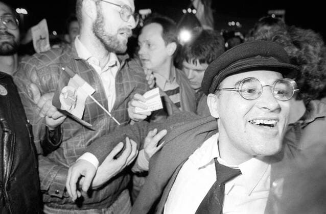 Großkundgebung zum Abschluss des Wahlkampfs anlässlich der bevorstehenden Volkskammerwahlen in Ost-Berlin: Gregor Gysi (Deutsche Demokratische Republik PDS)