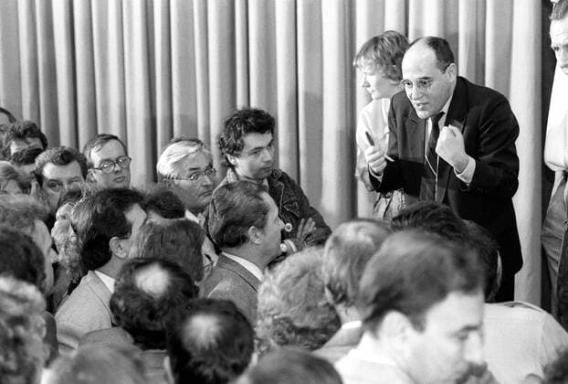 Gregor Gysi - Erster Parteitag der Partei des Demokratischen Sozialismus (PDS) in Ost-Berlin