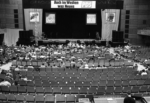 Wahlkampfveranstaltung der PDS in der Meistersingerhalle in Nürnberg