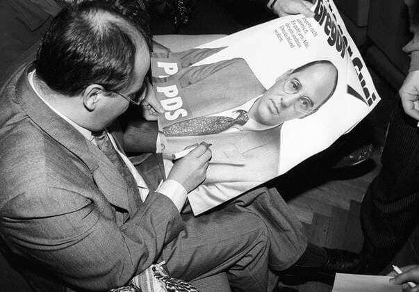 Wahlkampfveranstaltung der PDS in der Meistersingerhalle in Nürnberg - Gregor Gysi