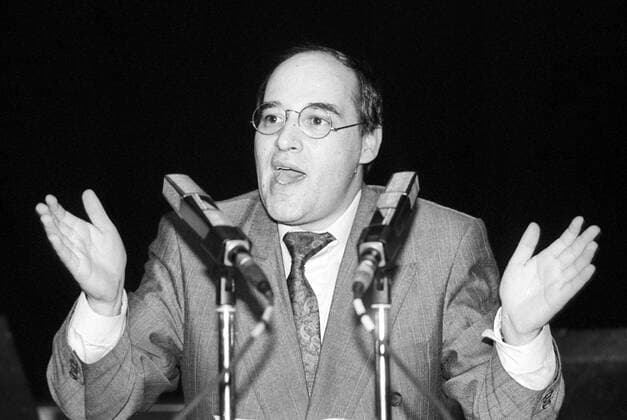 Wahlkampfveranstaltung der PDS in der Meistersingerhalle in Nürnberg - Gregor Gysi
