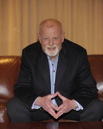 Roger Whittaker Roger Whittaker - Exklusivshooting anlässlich seines Studioalbums -So viele Jahre- Hilton Hamburg 07. Februar 2010 Exklusivbild