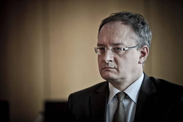 Andreas Stoch ( 10. Oktober 1969 in Heidenheim) ist ein deutscher Rechtsanwalt und Politiker der SPD. Er ist seit dem 1. April 2009 Mitglied des Landtags von Baden-Württemberg. Er ist designierter Kultusminister. Am Mittwoch wird Andreas Stoch als baden-württembergischer Kultusminister vereidigt. Andreas Stoch